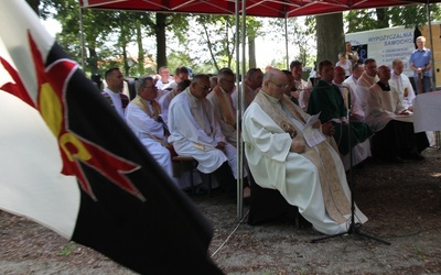 Orzech: Nie bądź żebrakiem na schodach własnego banku