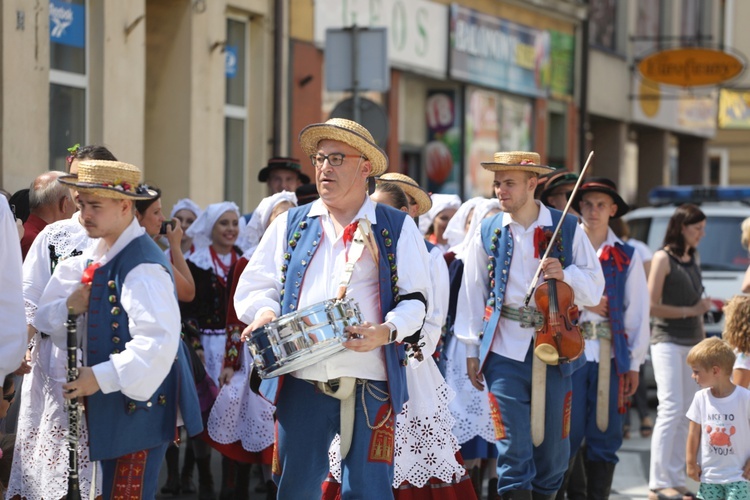 56. Tydzień Kultury Beskidzkiej - korowód na ulicach Żywca - 2019