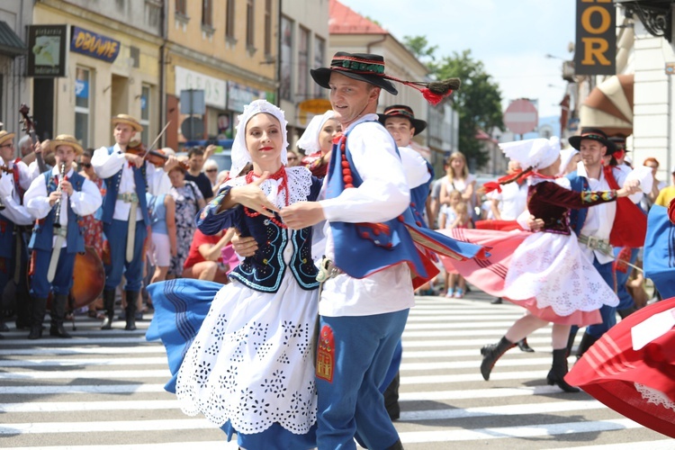 56. Tydzień Kultury Beskidzkiej - korowód na ulicach Żywca - 2019