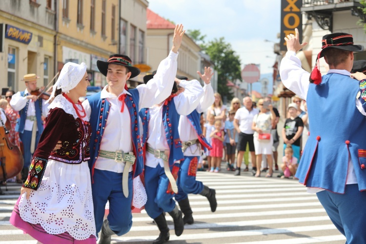 56. Tydzień Kultury Beskidzkiej - korowód na ulicach Żywca - 2019