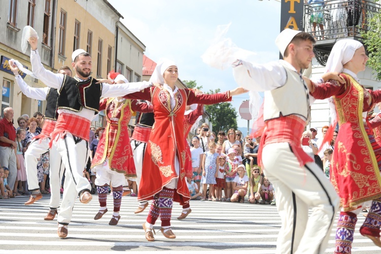 56. Tydzień Kultury Beskidzkiej - korowód na ulicach Żywca - 2019