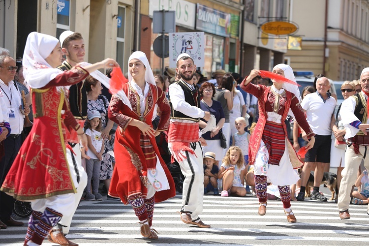 56. Tydzień Kultury Beskidzkiej - korowód na ulicach Żywca - 2019