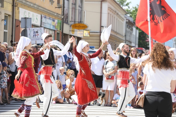 56. Tydzień Kultury Beskidzkiej - korowód na ulicach Żywca - 2019