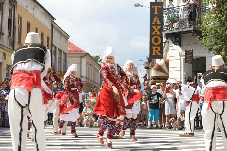 56. Tydzień Kultury Beskidzkiej - korowód na ulicach Żywca - 2019