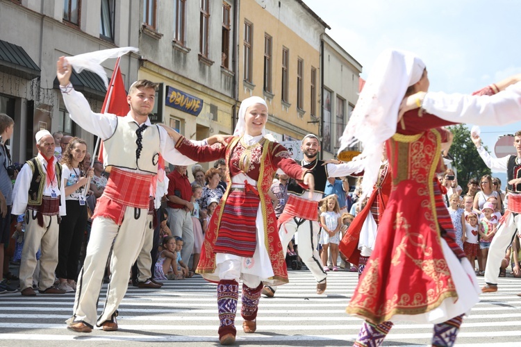 56. Tydzień Kultury Beskidzkiej - korowód na ulicach Żywca - 2019