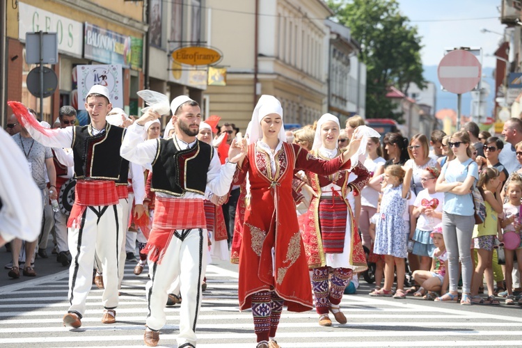 56. Tydzień Kultury Beskidzkiej - korowód na ulicach Żywca - 2019