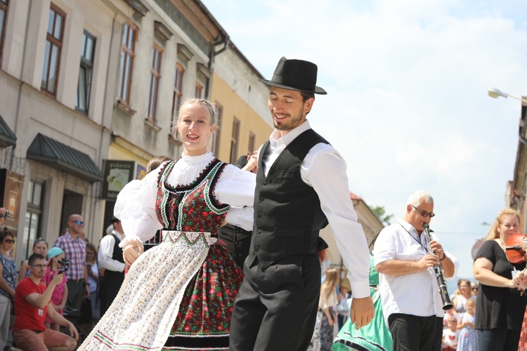 56. Tydzień Kultury Beskidzkiej - korowód na ulicach Żywca - 2019