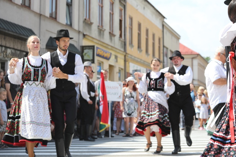 56. Tydzień Kultury Beskidzkiej - korowód na ulicach Żywca - 2019