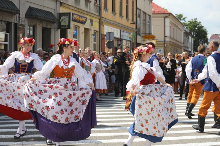 56. Tydzień Kultury Beskidzkiej - korowód na ulicach Żywca - 2019