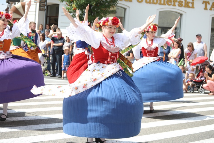 56. Tydzień Kultury Beskidzkiej - korowód na ulicach Żywca - 2019