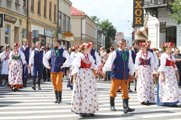 56. Tydzień Kultury Beskidzkiej - korowód na ulicach Żywca - 2019