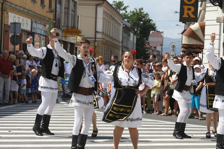 56. Tydzień Kultury Beskidzkiej - korowód na ulicach Żywca - 2019