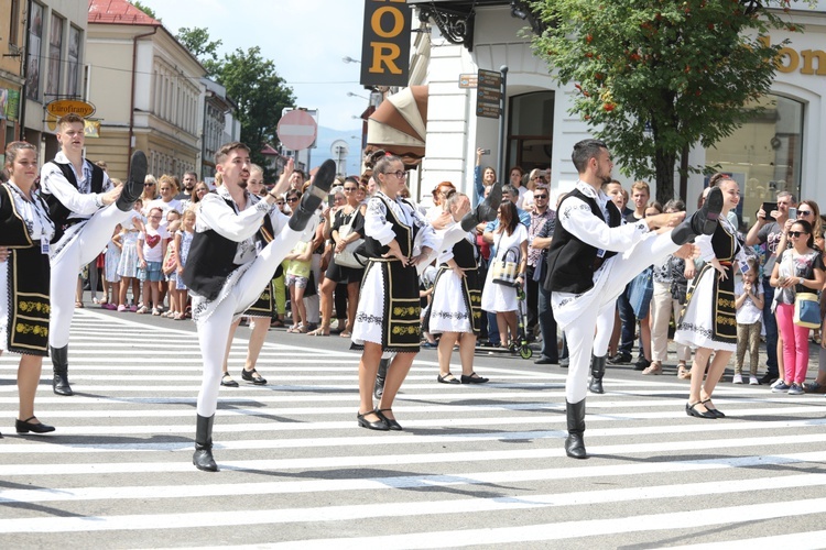 56. Tydzień Kultury Beskidzkiej - korowód na ulicach Żywca - 2019