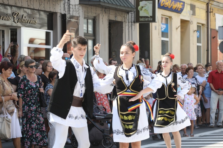 56. Tydzień Kultury Beskidzkiej - korowód na ulicach Żywca - 2019