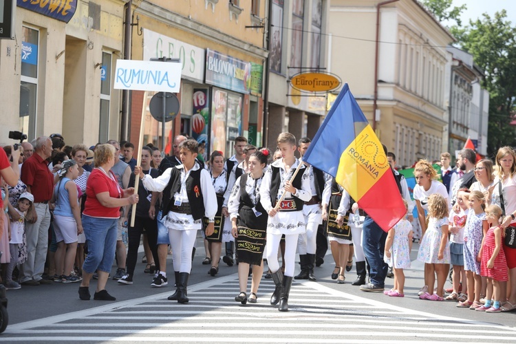 56. Tydzień Kultury Beskidzkiej - korowód na ulicach Żywca - 2019