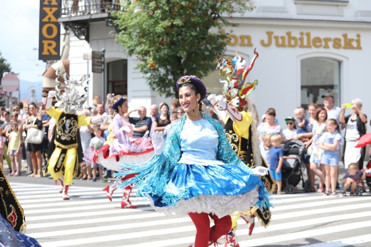 56. Tydzień Kultury Beskidzkiej - korowód na ulicach Żywca - 2019