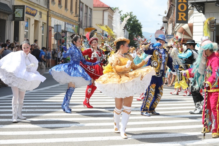 56. Tydzień Kultury Beskidzkiej - korowód na ulicach Żywca - 2019