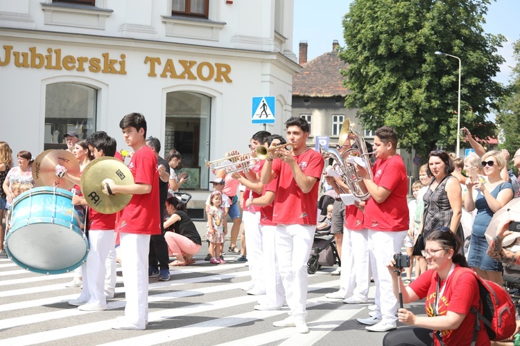 56. Tydzień Kultury Beskidzkiej - korowód na ulicach Żywca - 2019