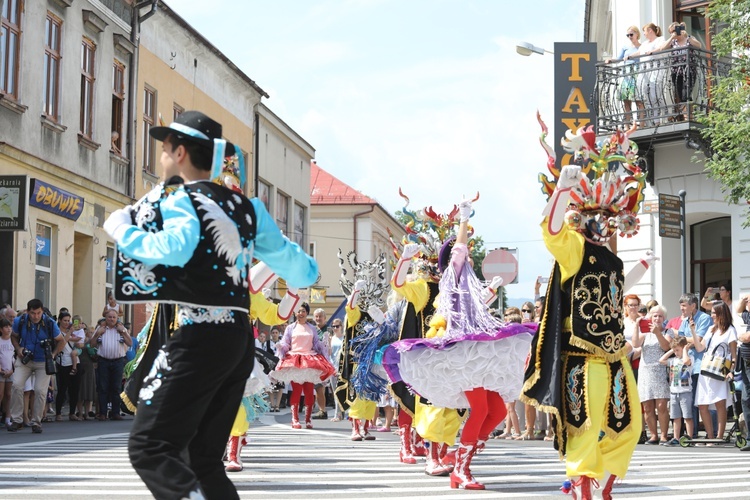 56. Tydzień Kultury Beskidzkiej - korowód na ulicach Żywca - 2019