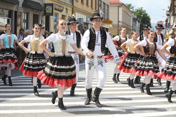 56. Tydzień Kultury Beskidzkiej - korowód na ulicach Żywca - 2019