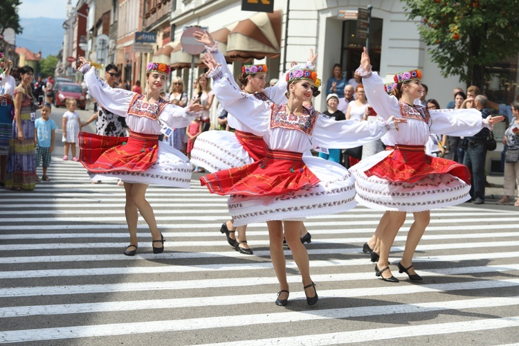 56. Tydzień Kultury Beskidzkiej - korowód na ulicach Żywca - 2019