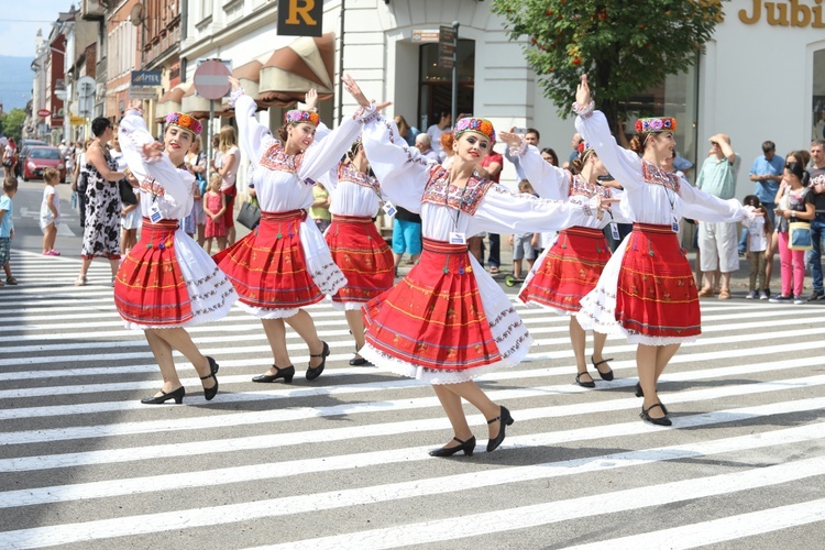 56. Tydzień Kultury Beskidzkiej - korowód na ulicach Żywca - 2019