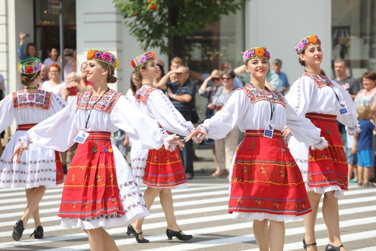 56. Tydzień Kultury Beskidzkiej - korowód na ulicach Żywca - 2019