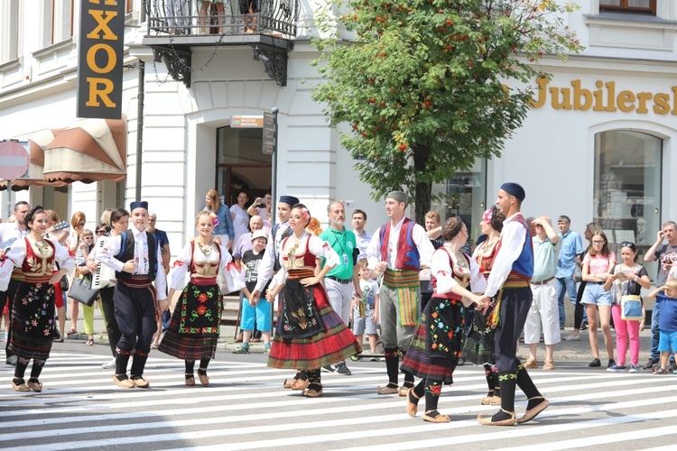 56. Tydzień Kultury Beskidzkiej - korowód na ulicach Żywca - 2019