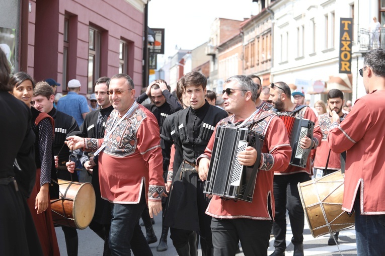 56. Tydzień Kultury Beskidzkiej - korowód na ulicach Żywca - 2019