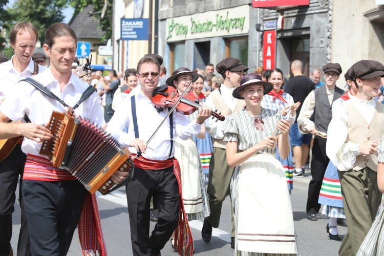 56. Tydzień Kultury Beskidzkiej - korowód na ulicach Żywca - 2019