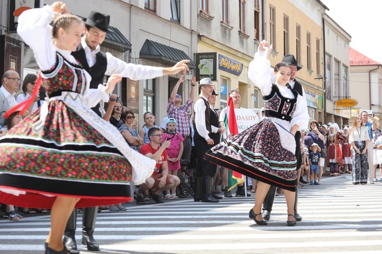 56. Tydzień Kultury Beskidzkiej - korowód na ulicach Żywca - 2019