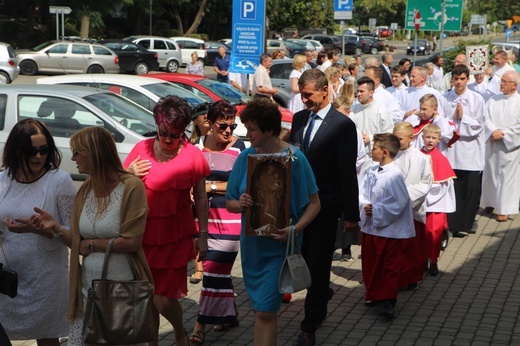 Mikołów. I rocznica koronacji Matki Bożej