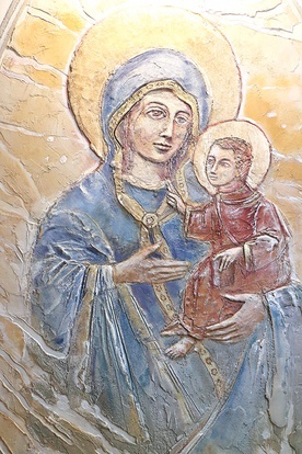 ▲	Fresk Matki Bożej Gietrzwałdzkiej upamiętnia objawienia z 1877 roku.