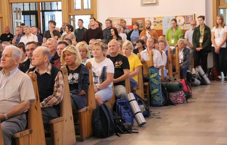 Rodziny i strażacy już na szlaku