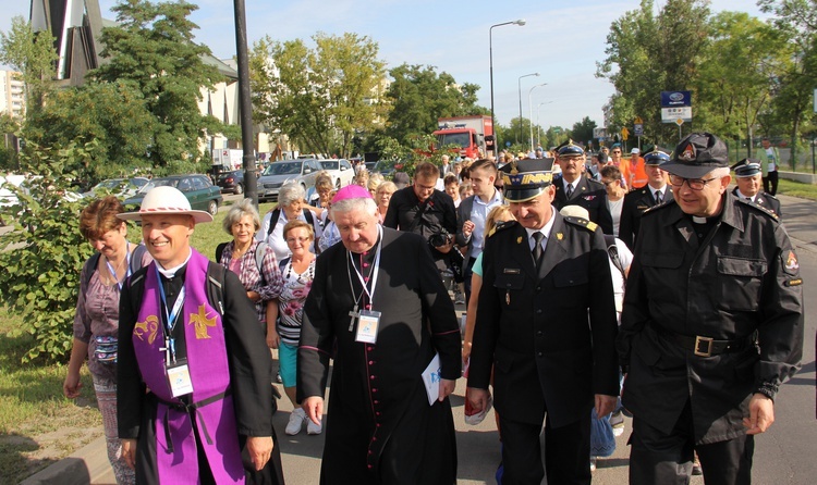 Rodziny i strażacy już na szlaku