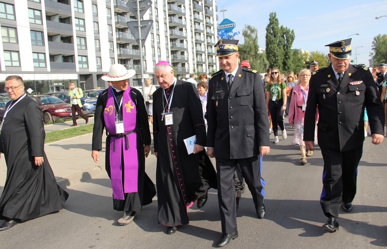 Rodziny i strażacy już na szlaku