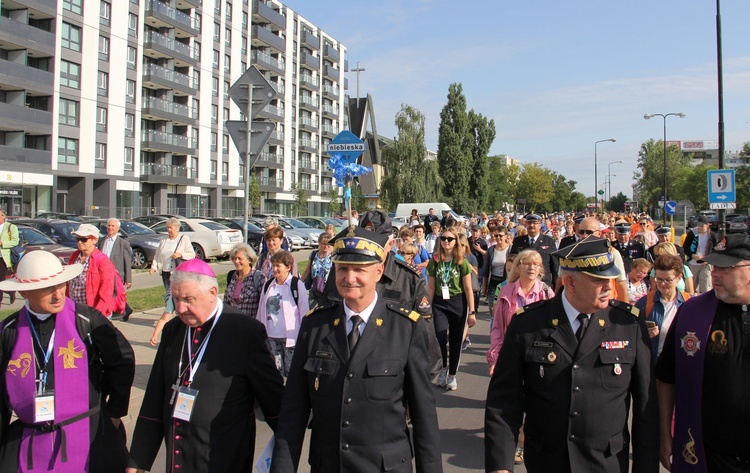 Rodziny i strażacy już na szlaku