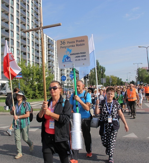 Rodziny i strażacy już na szlaku