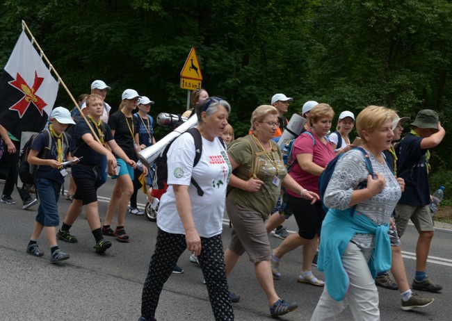 Grupa z Kozienic pielgrzymuje drugi dzień