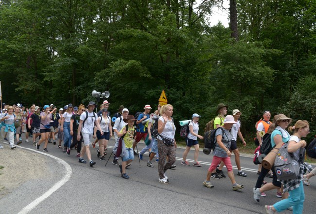 Grupa z Kozienic pielgrzymuje drugi dzień