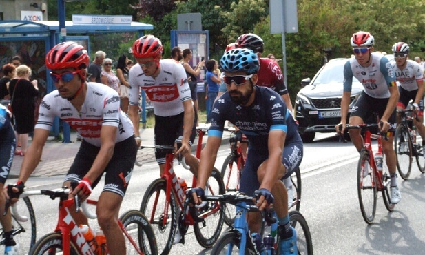 Tour de Pologne: III etap rozegrano na ulicach górnośląskich miast. Zginął jeden z kolarzy