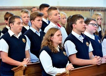 ▲	Absolwenci za trzy tygodnie udadzą się do nowych placówek.