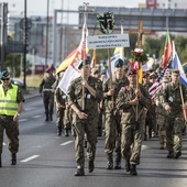 Trzy tysiące młodych ruszyło na Jasną Górę