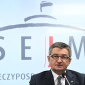 Na stronach sejmowych opublikowano informacje o lotach marszałka Sejmu flotą rządową