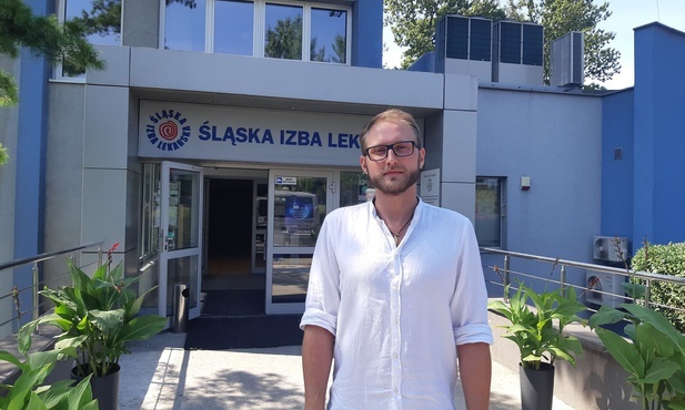 Katowice. Lekarze rezydenci protestują. Rozpoczęli Akcję Zdrowa Praca, bo nie chcą pracować ponad normę