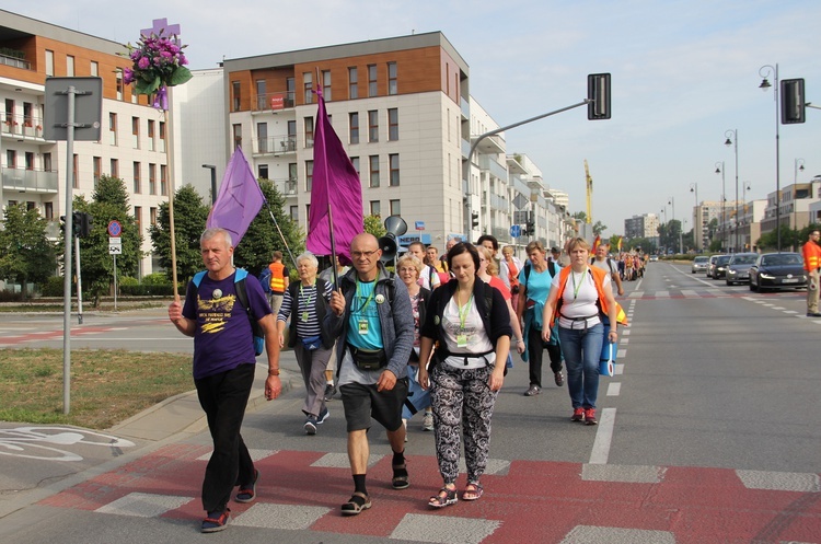 Świątynia Opatrzności Bożej na trasie "siedemnastek"