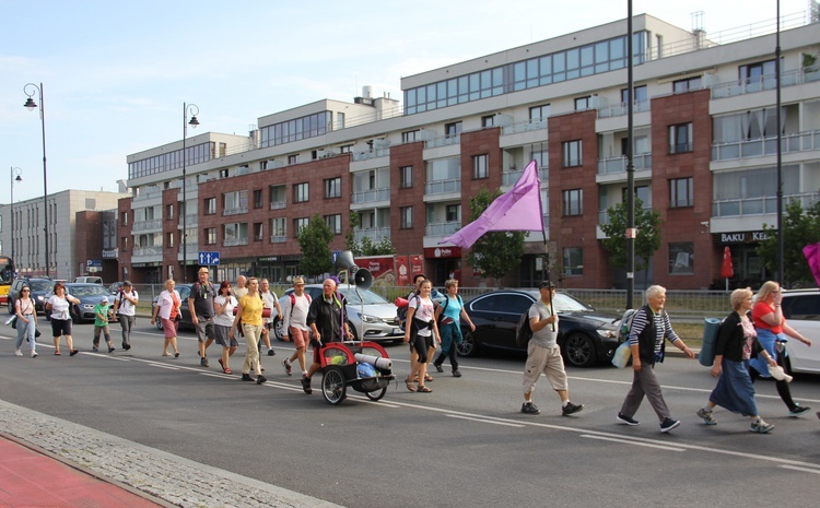 Świątynia Opatrzności Bożej na trasie "siedemnastek"