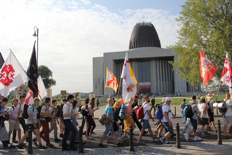 Świątynia Opatrzności Bożej na trasie "siedemnastek"