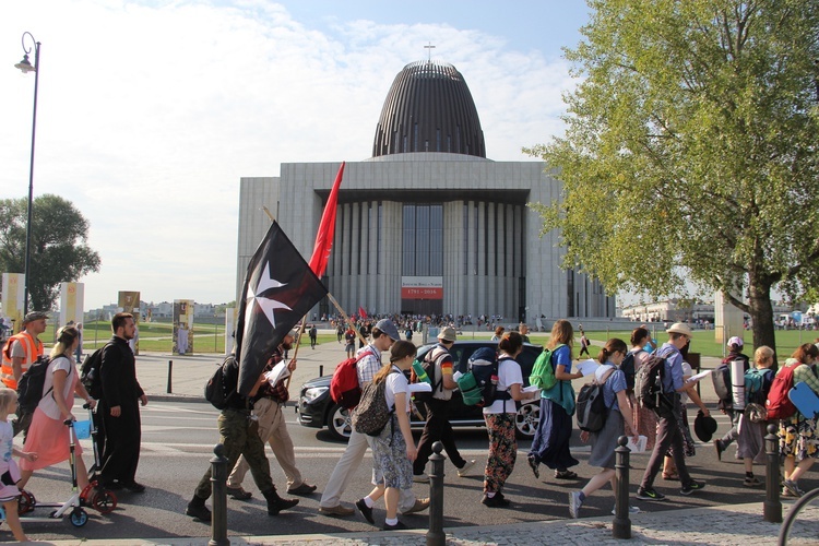 Świątynia Opatrzności Bożej na trasie "siedemnastek"