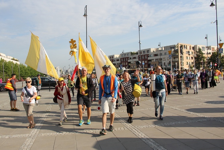 Świątynia Opatrzności Bożej na trasie "siedemnastek"